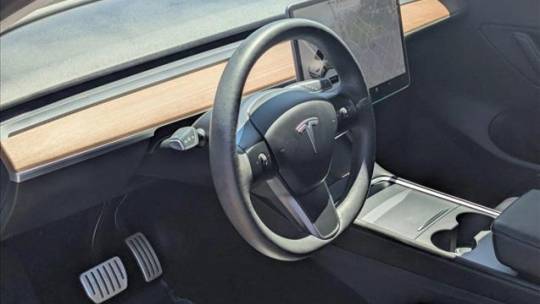 2022 Tesla Model Y 7SAYGDEF1NF327408