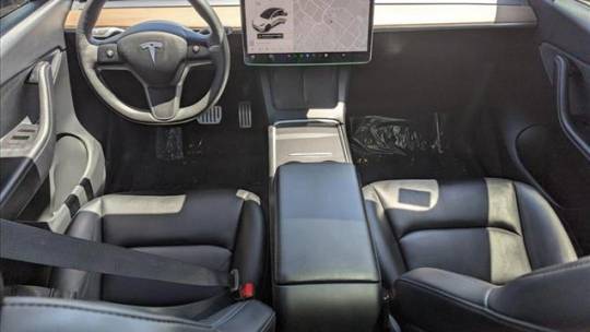 2022 Tesla Model Y 7SAYGDEF1NF327408