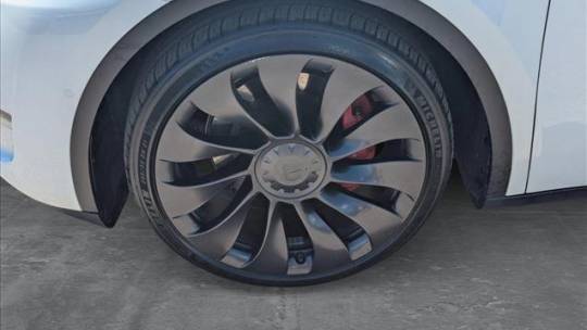 2022 Tesla Model Y 7SAYGDEF1NF327408