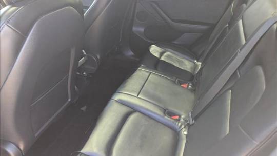 2022 Tesla Model Y 7SAYGDEF1NF327408