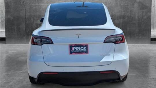 2022 Tesla Model Y 7SAYGDEF1NF327408