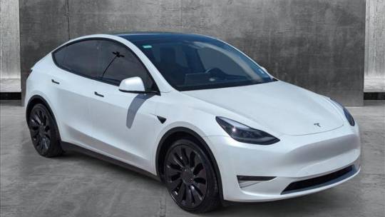 2022 Tesla Model Y 7SAYGDEF1NF327408