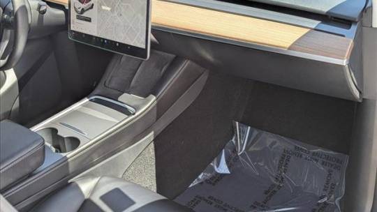 2022 Tesla Model Y 7SAYGDEF1NF327408