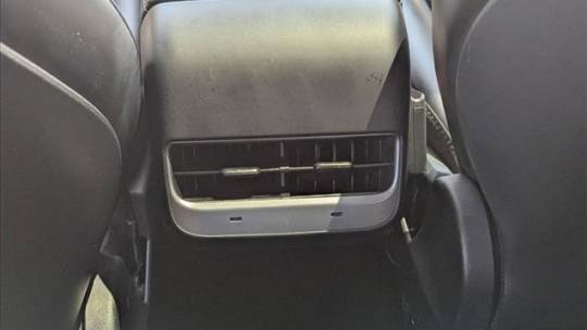 2022 Tesla Model Y 7SAYGDEF1NF327408