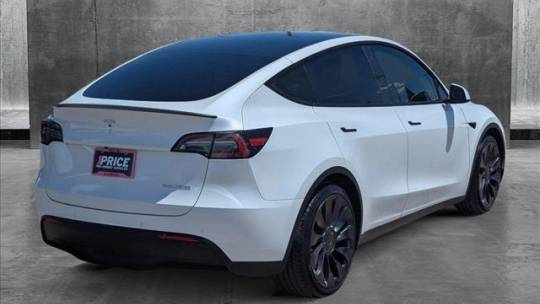 2022 Tesla Model Y 7SAYGDEF1NF327408