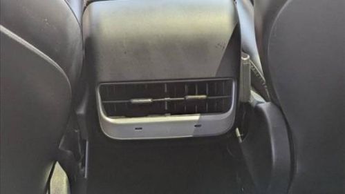 2022 Tesla Model Y 7SAYGDEF1NF327408