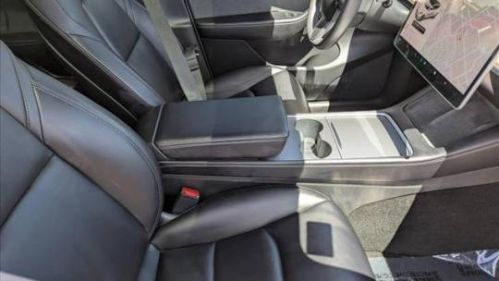 2022 Tesla Model Y 7SAYGDEF1NF327408