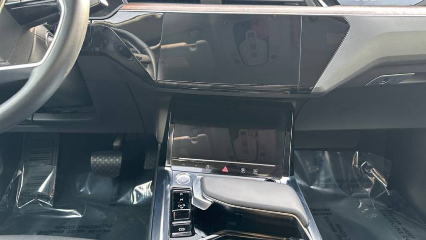 2020 Audi e-tron - Images - 11