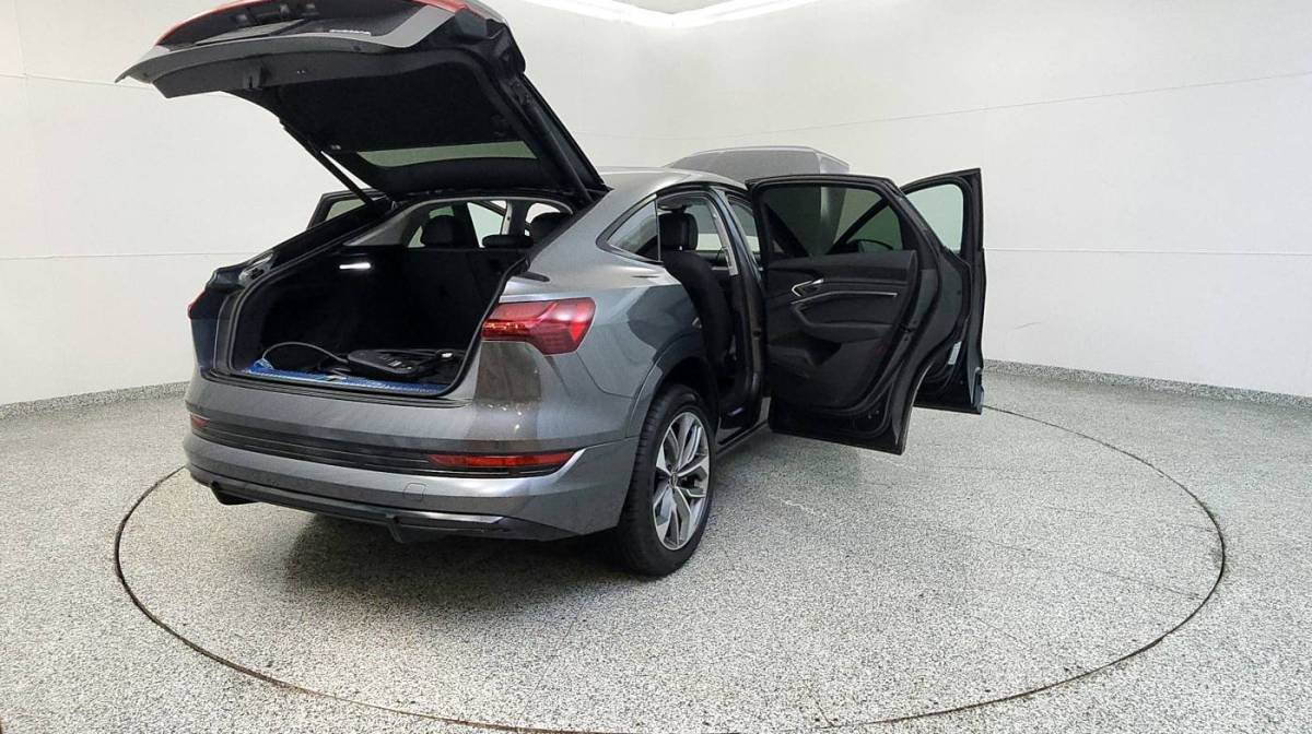 2021 Audi e-tron - Images - 11