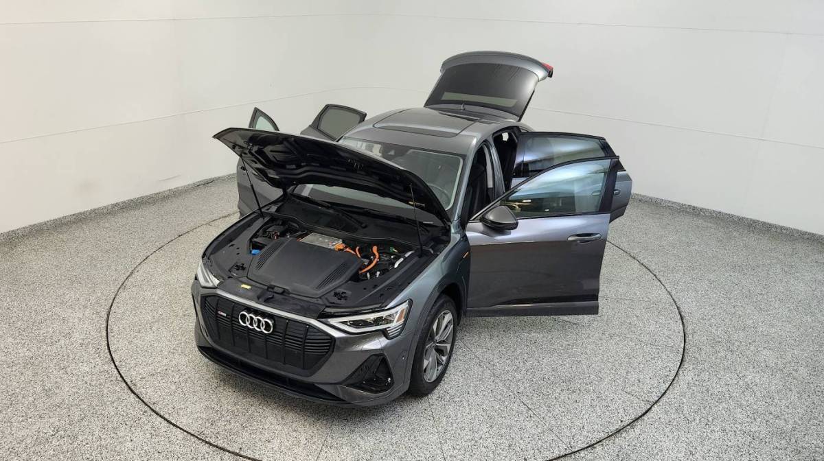 2021 Audi e-tron - Images - 17