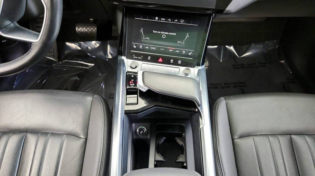 2021 Audi e-tron - Images - 24