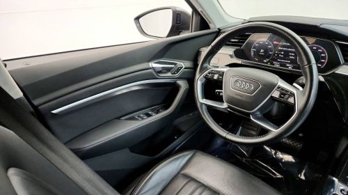 2021 Audi e-tron - Images - 26