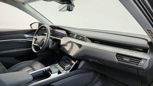 2021 Audi e-tron - Images - 31