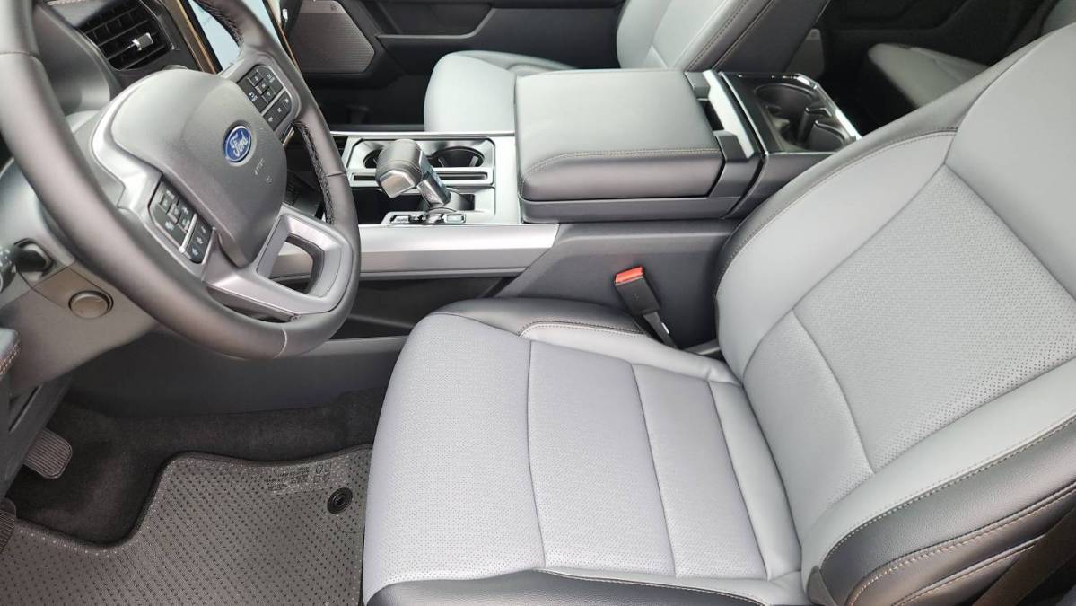 2025 Ford F-150 Lightning - Images - 8