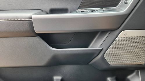 2025 Ford F-150 Lightning - Images - 15
