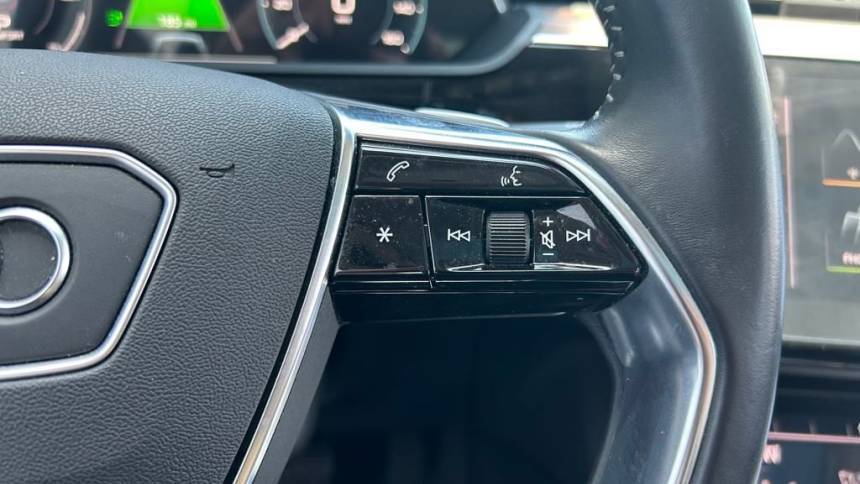 2019 Audi e-tron - Images - 15