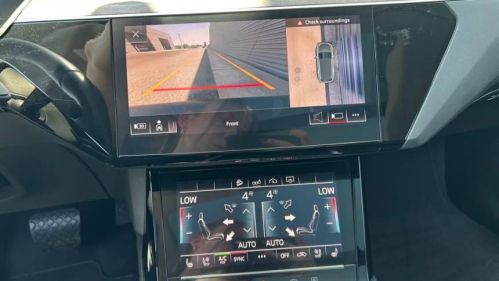 2019 Audi e-tron - Images - 24