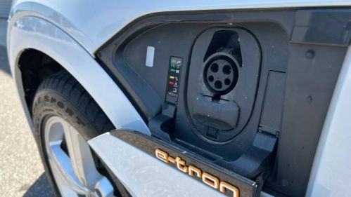 2019 Audi e-tron - Images - 53