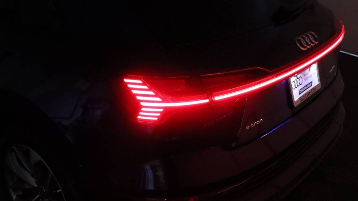 2021 Audi e-tron - Images - 25