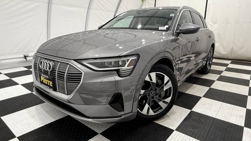 2022 Audi e-tron - Images - 1