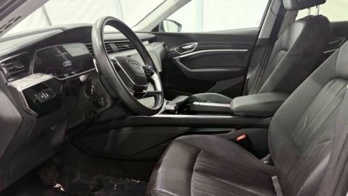2022 Audi e-tron - Images - 12