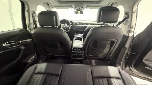 2022 Audi e-tron - Images - 19