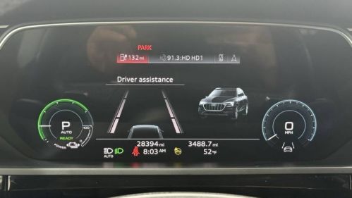 2022 Audi e-tron - Images - 26