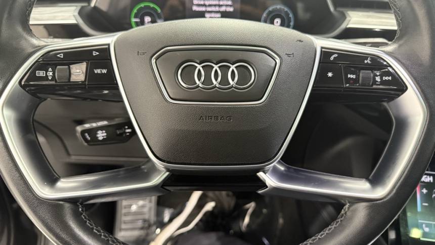 2022 Audi e-tron - Images - 34