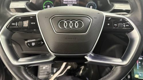 2022 Audi e-tron - Images - 34