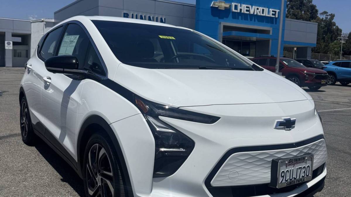 2022 Chevrolet Bolt - Images - 1