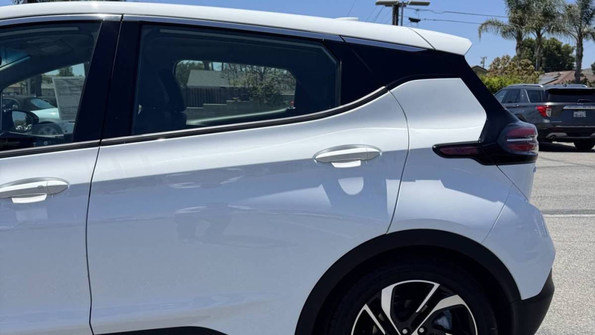 2022 Chevrolet Bolt - Images - 10