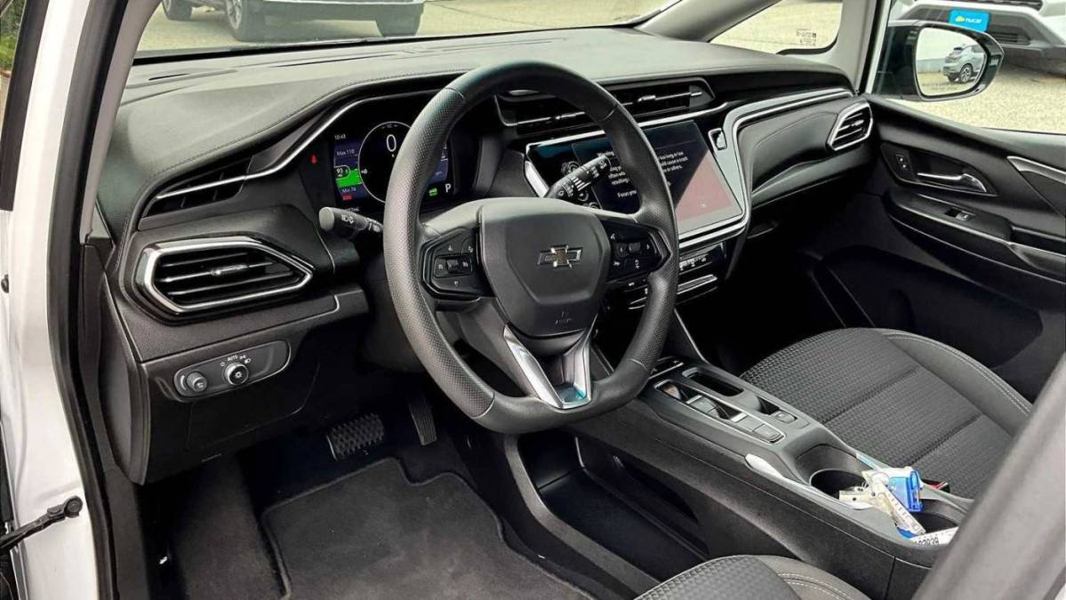 2023 Chevrolet Bolt - Images - 8
