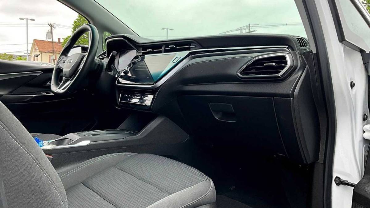 2023 Chevrolet Bolt - Images - 14