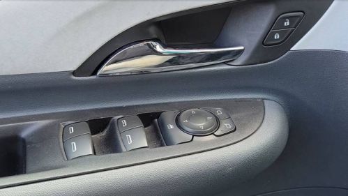 2017 Chevrolet Bolt - Images - 30