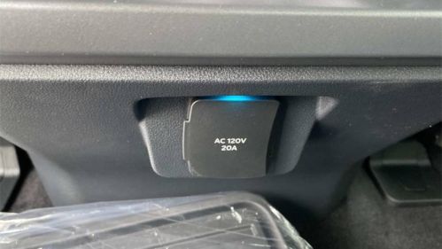 2025 Ford F-150 Lightning - Images - 7