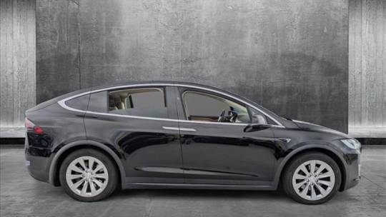 2019 Tesla Model X - Images - 4