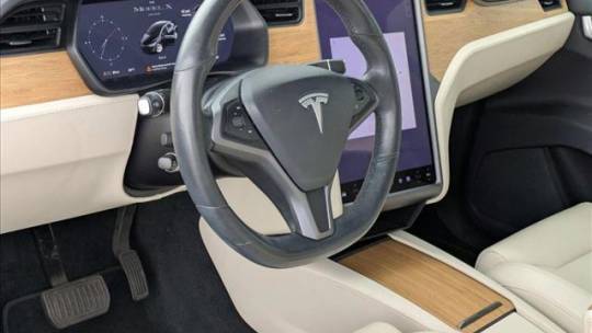 2019 Tesla Model X - Images - 9