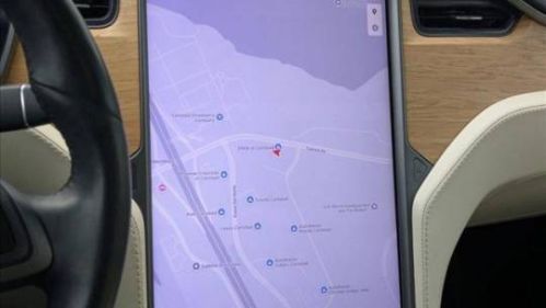 2019 Tesla Model X - Images - 12