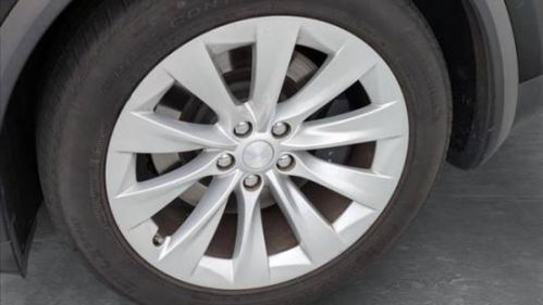 2019 Tesla Model X - Images - 14