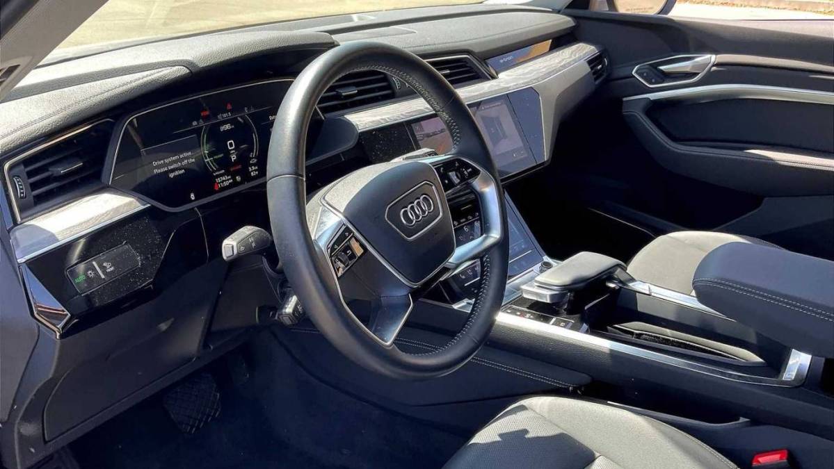 2021 Audi e-tron - Images - 12