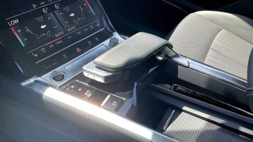 2021 Audi e-tron - Images - 15
