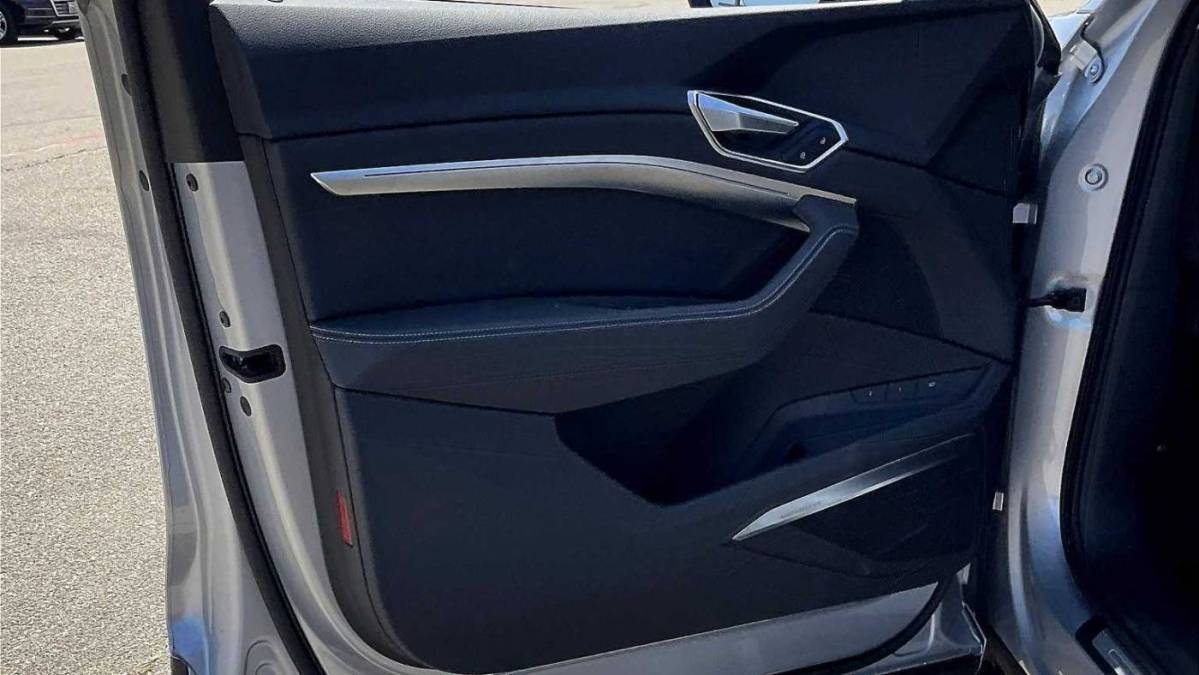 2021 Audi e-tron - Images - 20
