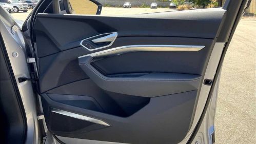 2021 Audi e-tron - Images - 21