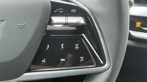 2025 Cadillac Lyriq - Images - 12