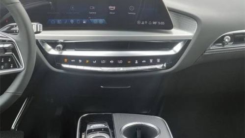 2025 Cadillac Lyriq - Images - 14