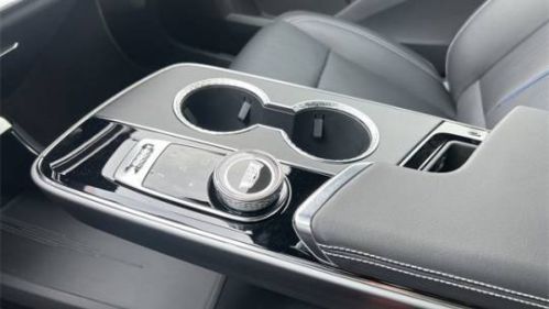 2025 Cadillac Lyriq - Images - 17