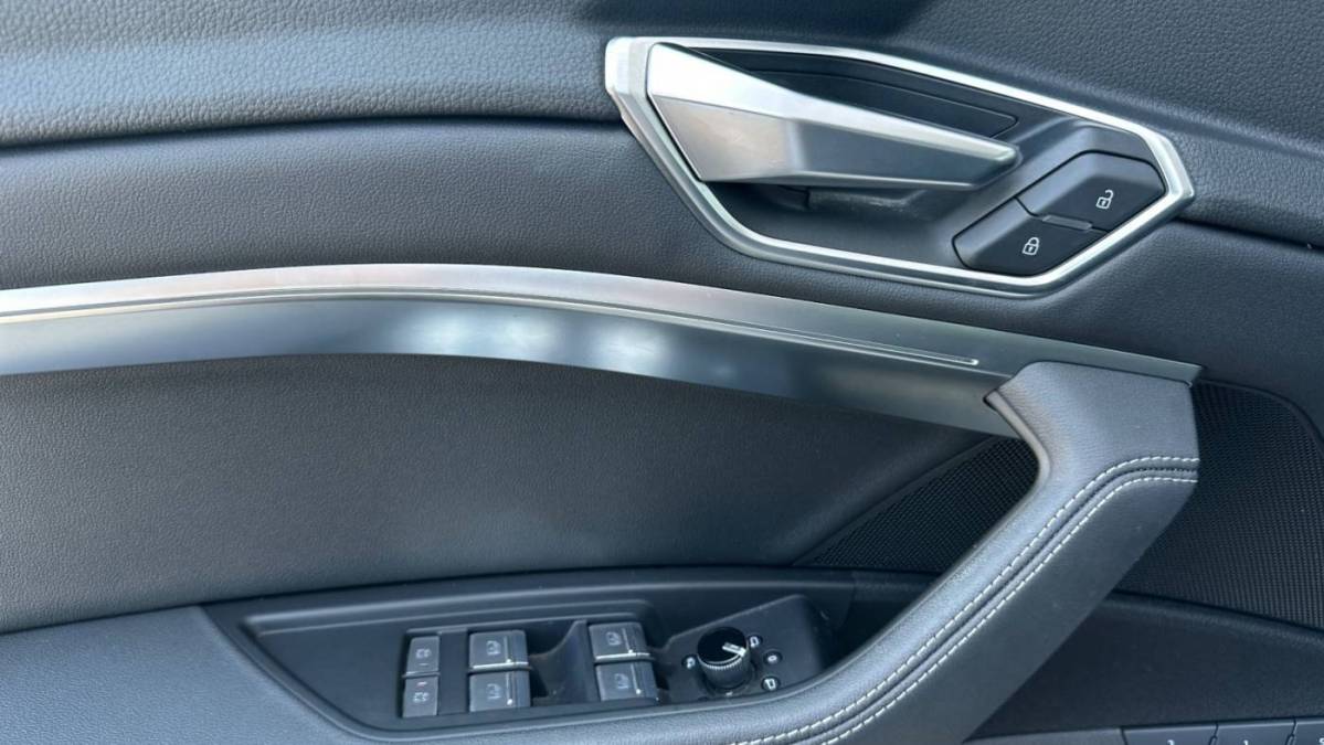 2022 Audi e-tron - Images - 7