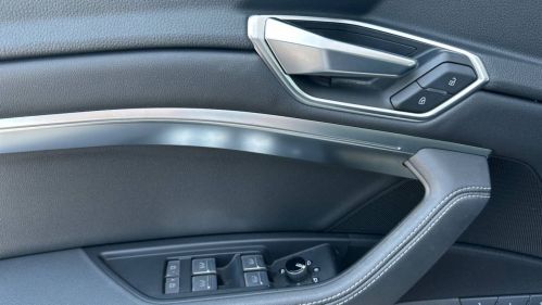 2022 Audi e-tron - Images - 7