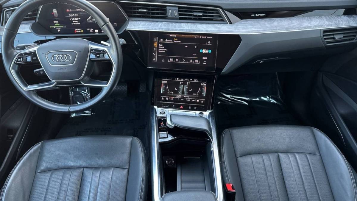 2022 Audi e-tron - Images - 9