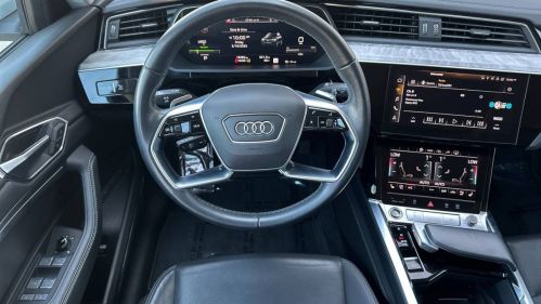 2022 Audi e-tron - Images - 10